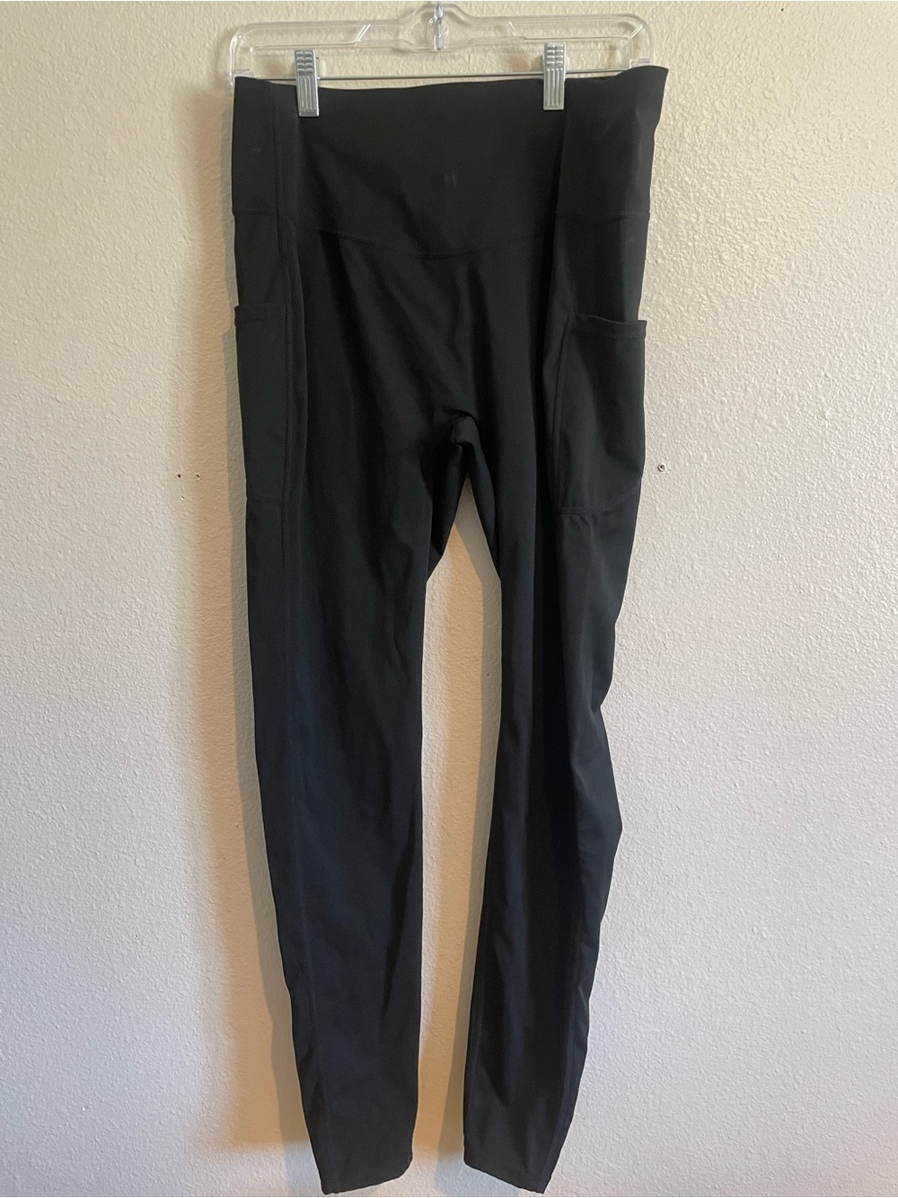 Black High-Waist Butt Scrunch Pocket Leggings